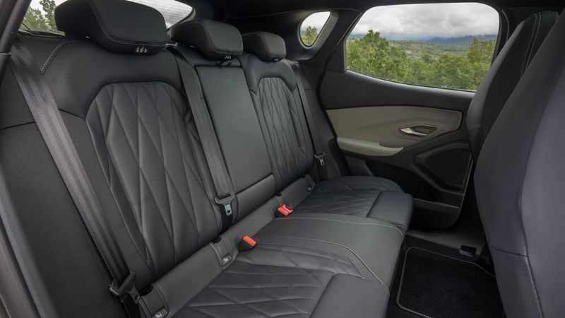 Auf dem Fond-Gestühl können es auch große Menschen längere Zeit gut aushalten. (Bild: Stuart G W Price)