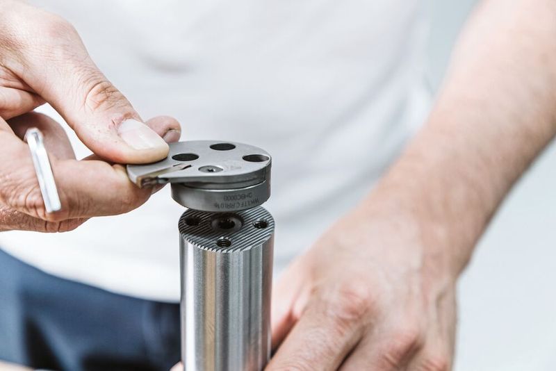 Stable interchangeable head systems like 