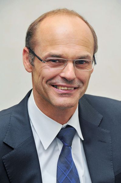 Peter Vogl, Direktor Konstruktion und Entwicklung der Grob-Werke GmbH & Co. KG in Mindelheim: „Je nach Anzahl der Spanner und Spannfolge reduzieren sich die Werkstückspannzeiten um bis zu 50%.“  (Bild: Grob)