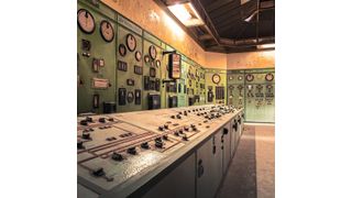 Prozesssteuerung: Beim Entwurf von Eingangsmodulen für SPSen müssen Kosten und Leistungsfähigkeit sorgsam gegeneinander abgewägt werden. Das betrifft auch die Versorgungsspannung. (©fotopic - stock.adobe.com)