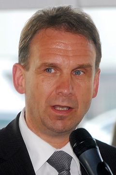 Thüringens Ministerpräsident Dienter Althaus stellte klar, dass aus seiner Sicht der Opel-Verkauf an Magna nicht weiter diskutiert werden muss. (Archiv: Vogel Business Media)