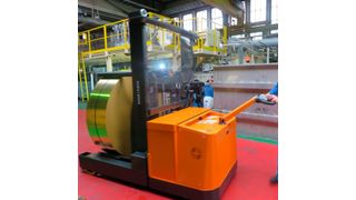 Der Coil liegt transportsicher auf den Prismengabeln ... (Genkinger)