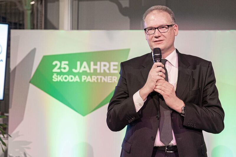 Frank Jürgens, derzeitiger Geschäftsführer von Skoda Auto Deutschland, dankte den Betrieben für ihr langjähriges Engagement. (Skoda)