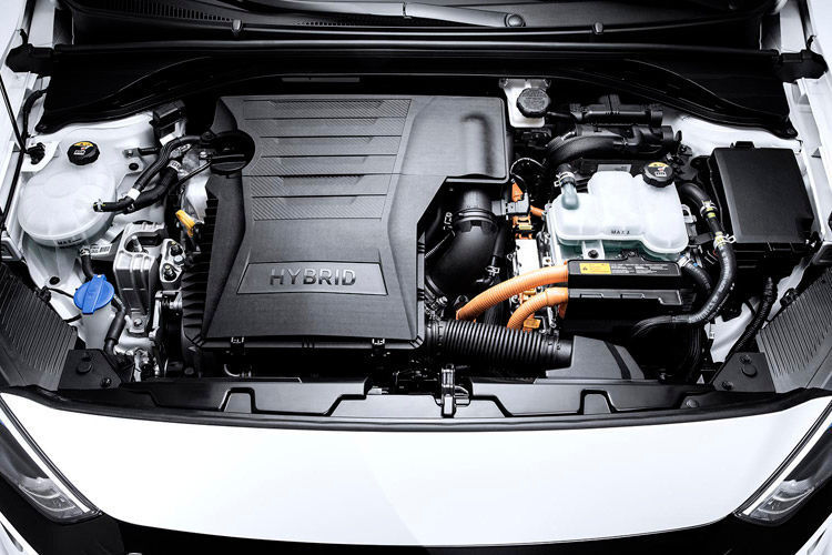 Die Kombination aus Verbrenner und Elektromotor hat eine Systemleistung von 141 PS. (Hyundai)