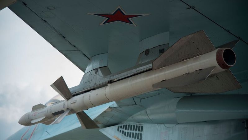 Russland braucht fortschrittliche Mikroprozessoren für seine Kriegsmaschine. Mangels eigener Fabriken muss es die Halbleiter aus dem Ausland besorgen. Dass das trotz Sanktionen klappt, zeigt der jetzt aufgeflogene Schmugglerring. (Bild:  gemeinfrei /  Pixabay)