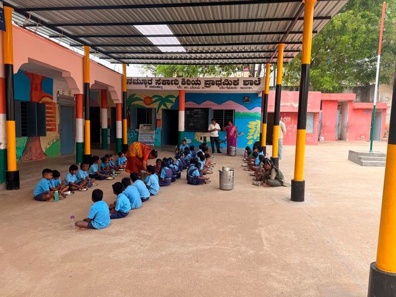 Verbesserte Lernbedingungen vor Ort: Im Zuge einer We-Care-Initiative von Leitz wurden in  Bangalore (Indien) neue Toilettenanlagen errichtet und bestehende Sanitärbereiche umfassend renoviert. (Bild: Leitz/Boehlerit/Bilz)