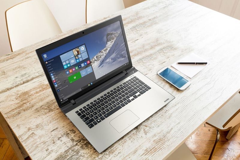 Das 17,3-Zoll-Notebook Satellite L70 gibt es nur in Silber und mir Intel-Prozessor. (© Spectral-Design - Fotolia)