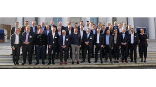 Auch beim Executive Summit 2019 posierten die Teilnehmer für das obligatorische Gruppenfoto. (Vogel IT-Medien)