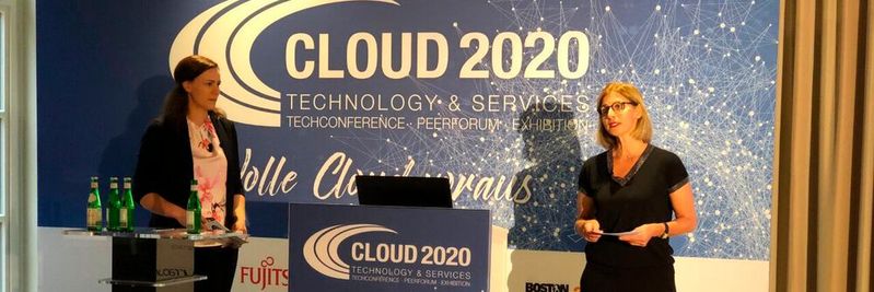 Svenja Mohn (li.), Head of Conferences D/CH und Daniela Schilling (re.), Leiterin der Vogel IT-Akademie auf der CLOUD Technology & Services Conference 2020 in Hamburg.(Bild:  Vogel IT-Akademie)