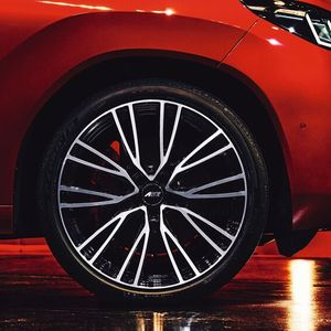 AEZ Seattle präsentiert sich auf dem BMW X3. Die Felge ist für Radlasten bis zu 1085 kg ausgelegt und damit geeignet für moderne, schwere SUV und Plug-in-Hybride sowie BEV.(Bild:  Alcar)