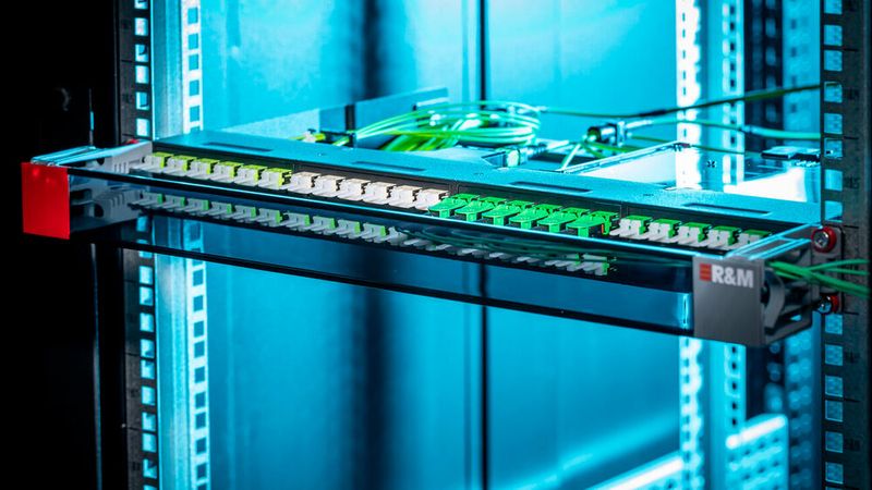 R&M liefert Kernelemente für Computerräume aus einer Hand.  (Bild: R&M)
