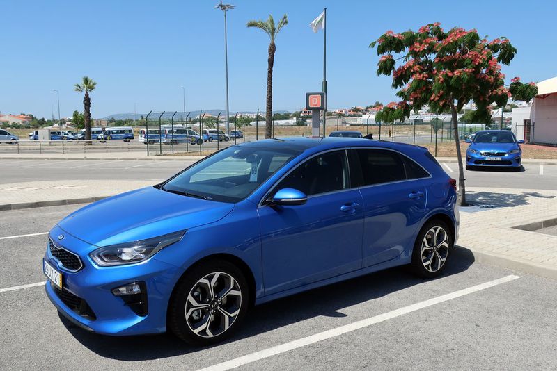 Optisch haben die Kia-Designer den Ceed behutsam weiterentwickelt. Insgesamt kommt das Modell sehr unaufgeregt daher. (Wehner / »kfz-betrieb«)