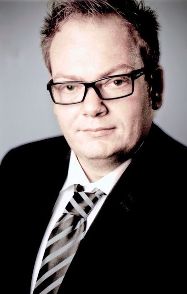 „Unser Vorteil liegt darin, dass wir hier keine klassische Uniforschung betreiben, sondern die Brücke zwischen der reinen Lehre und der Industrie schlagen“, so Alois Kasberger. (Bild: THS Deggendorf)