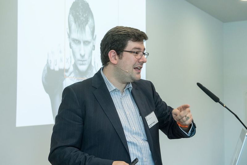 Dipl. Inf., MBA Dominik B.O. Bösl, Kuka AG, begeisterte die Teilnehmer mit  seiner Reise in die Zukunft . Er zeigte auf, wie die Digitalisierung verschiedene Lebensbereiche der Mesnchen beeinflussen wird. (Thomas Entzeroth)