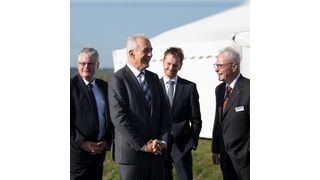 Bei der offiziellen Einweihung des Produktionsstandortes Kodersdorf waren Landrat Bernd Lange, Ministerpräsident Stanislaw Tillich, Michael Kretschmer und Peter Wilhelm Borbet (v.l.n.r.) anwesend. (Borbet)