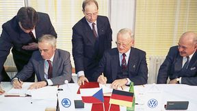 Die am 28. März 1991 unterzeichnete Vereinbarung, durch die Škoda Auto in den Volkswagen Konzern eintrat, markierte den Beginn einer neuen Ära für den in Mladá Boleslav ansässigen Automobilhersteller.  (Bild: Škoda )