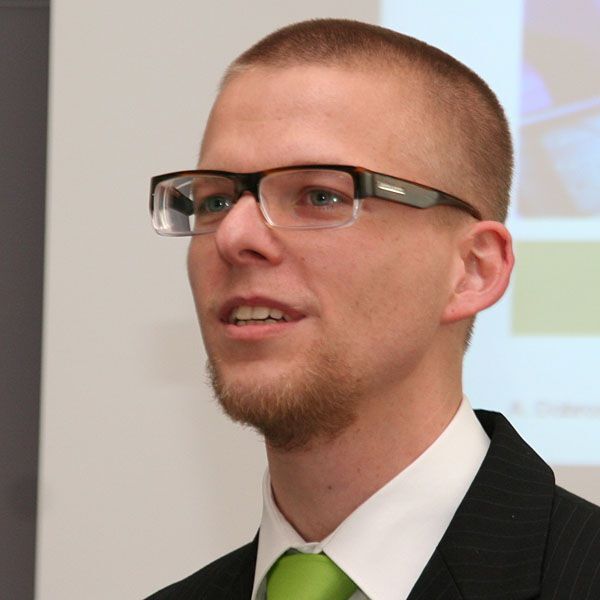 „Durch den Übergang vom Verbrennungs- zum Elektromotor können bis zu 50% der Werkzeugmaschinennachfrage aus der Automobilindustrie wegfallen“, warnt Andreas Dobroschke, Mitarbeiter am Lehrstuhl für Fertigungsautomatisierung und Produktionssystematik der Friedrich-Alexander-Universität Erlangen.  (Bild: Itasse)
