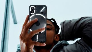 Nothing hat mit dem Nothing Phone 2 ein nachhaltiges Mobiltelefon mit Snapdragon-Prozessor präsentiert. (Bild: Nothing)