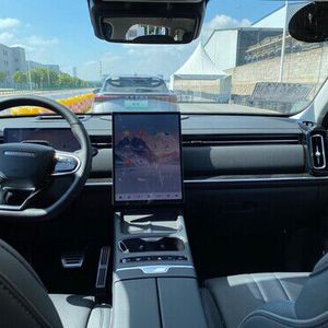 Im Omodo E5 empfängt den Fahrer ein aufgeräumtes Cockpit.(Bild:  Autoren-Union Mobilität)