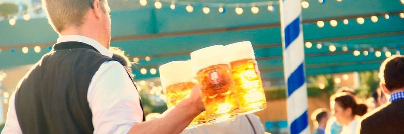 Jedes Jahr fließen über sieben Millionen Liter Bier durch die Kehlen der Oktoberfestbesucher. (Bild:  Pixabay)