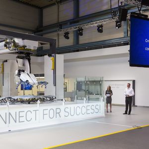 Der Einsatz des DES im Crossbar-Roboter von Schuler ermöglicht Energieeinsparungen und eine höhere Hubzahl.