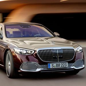 Mercedes krönt die S-Klasse mit einer Maybach-Variante.