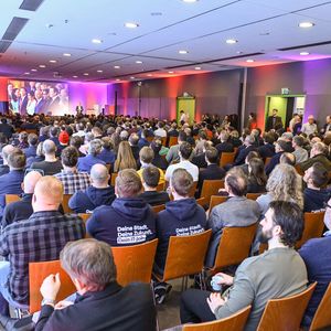 Die gut gefüllte Main Stage.(Bild:  Christian Augustin)