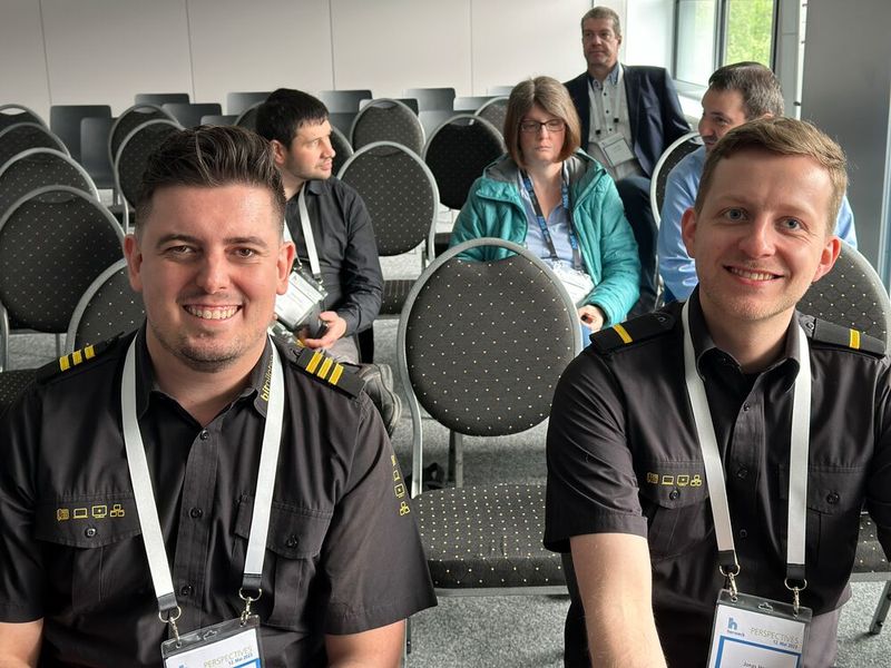 (l.) Mirko Bulic und Jonas Hoppe (bitpiloten) navigieren immer zu neuen Projekten. (Bild: Vogel IT-Medien)