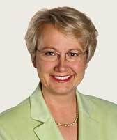 Bundesministerin Dr. Annette Schavan: „Wir möchten mit dem nanoTruck vor allem junge Menschen für die Nanotechnologie begeistern. Die Ausstellung ist dabei so anschaulich, dass einem sofort klar wird, wie viele interessante Anwendungen es für diese Technologie gibt.“  (Bild: BMBF)