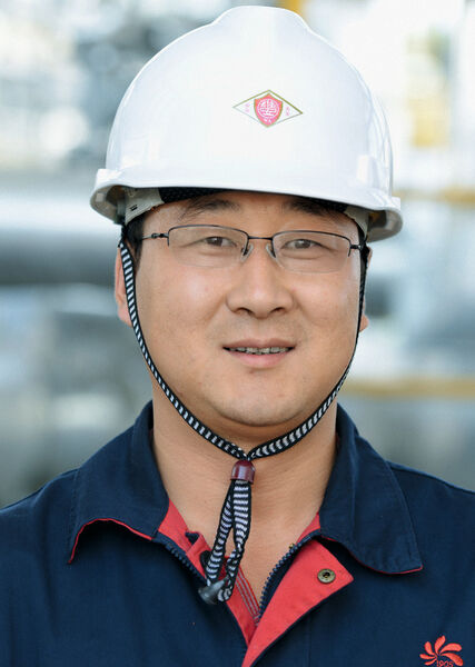 Xie Lan, Manager Instrumentation at the Shaanxi Yanchang Petroleum Group in Yan’an: “Trucks can be quickly and easily loaded, which allows us to work very efficiently.” (Picture: Endress+Hauser)