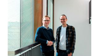 Frederic Krahforst (l.), Gründer und CEO von Tradelink, mit Tobias Nendel, Gründer und CTO, in ihrem Münchener Office. (Tradelink)