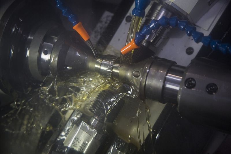 Fräsmaschinen wie diese Zahnradfräsmaschine am Emag-Stand standen im Fokus der AMB-Besucher. (Bild: Messe Stuttgart)