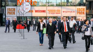 Die Fachpack, europäische Branchenmesse für Verpackungen, Prozesse und Technik, kommt mit einem neuen Markenauftritt frischer und profilierter daher: „Morgen entsteht beim Machen.“ (NuernbergMesse / Heiko Stahl)