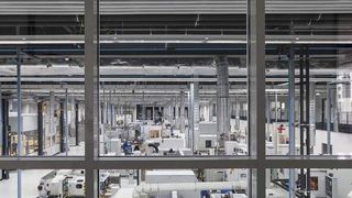 Blick in die neue Urbane Produktion der Zukunft der Wittenstein bastian GmbH in Fellbach (Bild: Wittenstein)