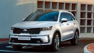 Kia hat den neuen Sorento optisch deutlich massiver gestaltet. (Bild: Kia)