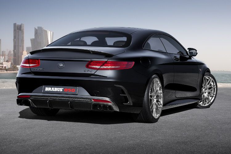 Mit einem Topspeed von abgeriegelten 350 Stundenkilometern erreicht es Geschwindigkeiten, für die erstmal eine geeignete Strecke gefunden werden muss.  (Foto: Brabus)