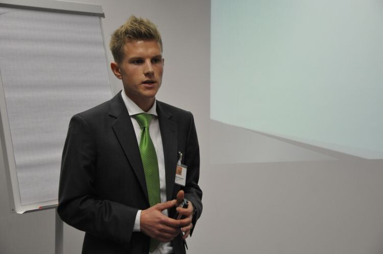 Christoph Peckruhn (Autohaus Liebe) erklärte den Teilnehmern seines Workshops, wie wichtig die ertragsoptimierte Verkaufspreisfindung für ein erfolgreiches Gebrauchtwagengeschäft ist. (Foto: Richter)