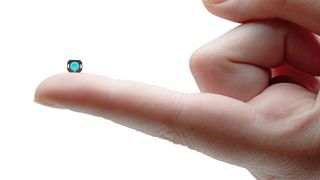 Two-component part for hearing aids: ultimate injection moulding precision is the prerequisite for accurate sound reproduction.  (Source: Starlim Spritzguss )