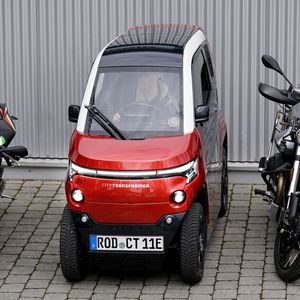 Die ganz große Stunde des kleinen Fahrzeugs kommt beim Parken in der chronisch verstopften City.(Bild:  Citytransformer)