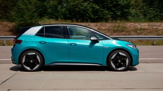 Den ID 3 gibt es vorerst nur noch mit zwei Batteriegrößen. (Bild: VW)