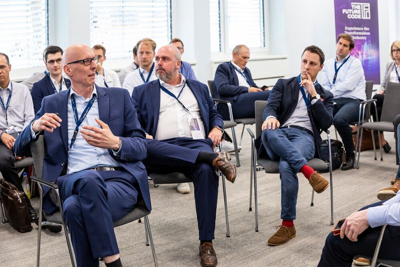 Im Bild von links nach rechts: Prof. Dr. Gerald Ebel (FH Bielefeld), Dr. Carsten Mielke (Uniper) und Patrick Peter (Circunomics) (Bild: Bausewein/VCG)