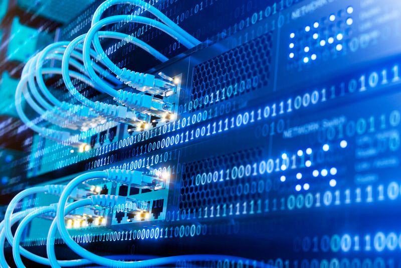 Mithilfe des cloudbasierten Services von Akytec lassen sich auch Rechenzentren überwachen.  (Bild: ©  Sashkin - stock.adobe.com)