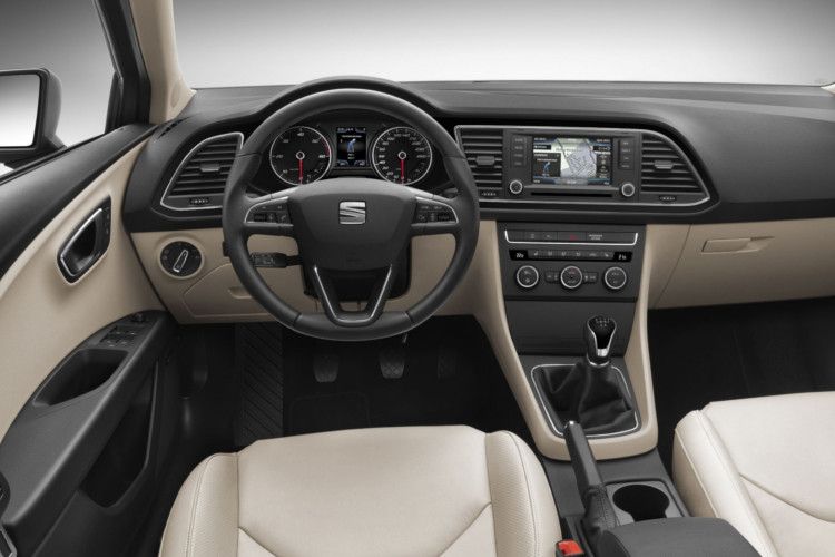 Der ST bietet eine umfangreiche Palette an Extras, wie Voll-LED-Scheinwerfer, adaptive Geschwindigkeitsregelung, Fernlicht- und Spurhalteassistent. (Foto: Seat)