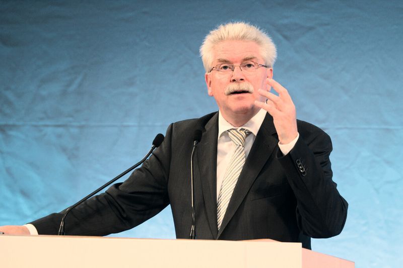 Bayerns Wirtschaftsminister Martin Zeil: „Unser bayernweites Netzwerk ist die Basis des Erfolgs.“ (Bild: Schreier)