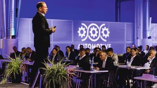 Volkswagen-Partner Martin Osterberger-Seitz auf den Automotive Business Days: „You get what you measure“ (du bekommst, was du misst).  (Bild: Stefan Bausewein)