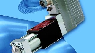 Servoventil mit integrierter, präziser Druckregelung im gesamten Arbeitsbereich des Wirkmediums. Damit lässt sich das hydromechanische Tiefziehen ohne Eingriff ins Werkzeug optimieren. Bild: Moog (Archiv: Vogel Business Media)