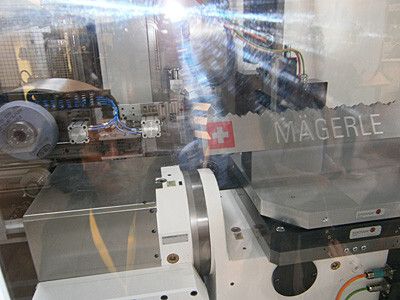 ... eine Fünf-Achs-Produktions-Profilschleifmaschine ... (Bild: Königsreuther)