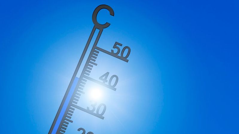 Im Juli war es teilweise extrem heiß. Die Stimmungskurve der Branche ist dennoch merklich abgekühlt und auf ein Jahrestief gefallen.(Bild:  gemeinfrei /  Pixabay)