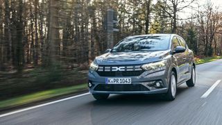 Dacia pusht gerade den Sandero TCE 100 Eco-G – Listenpreis: ab 13.150 Euro. (Bild: Dacia)