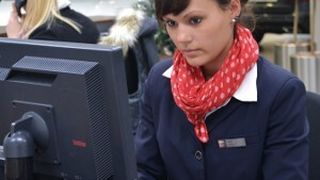 Seit der Einführung des Werkstattplanungssystems KIC spart die Serviceassistenz viel Zeit. (Foto: Mauritz)